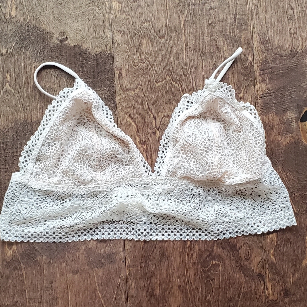 Victoria's Secret BRALETTE white M lace